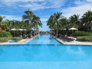 mariott-panama-golf-and-beach-resort-pool-3