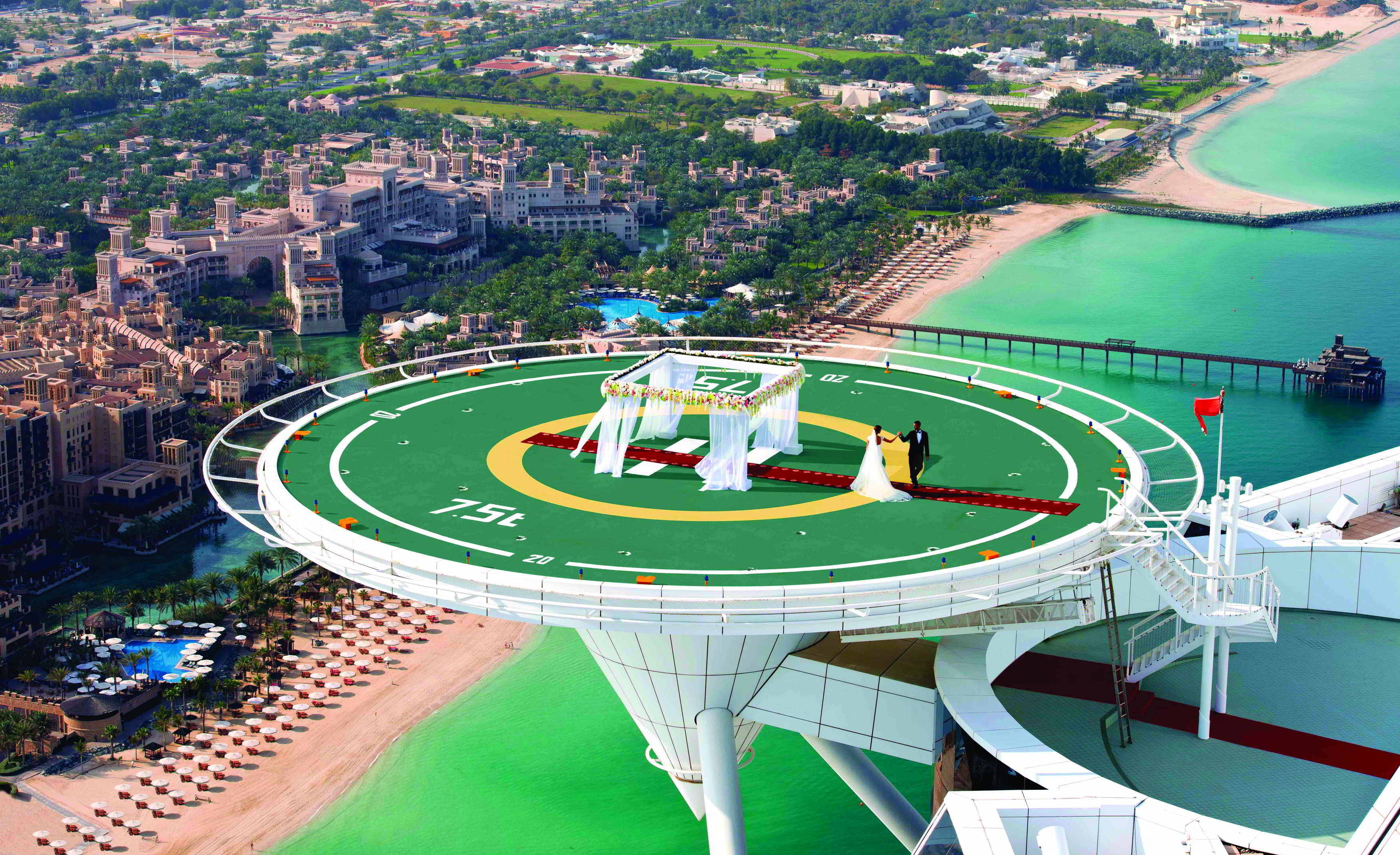 You are currently viewing Helipad wedding at the Burj Al Arab