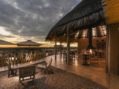 Omaanda-Ambo-delights-Restaurant-Evening-View-©-Zannier-Hotels-small